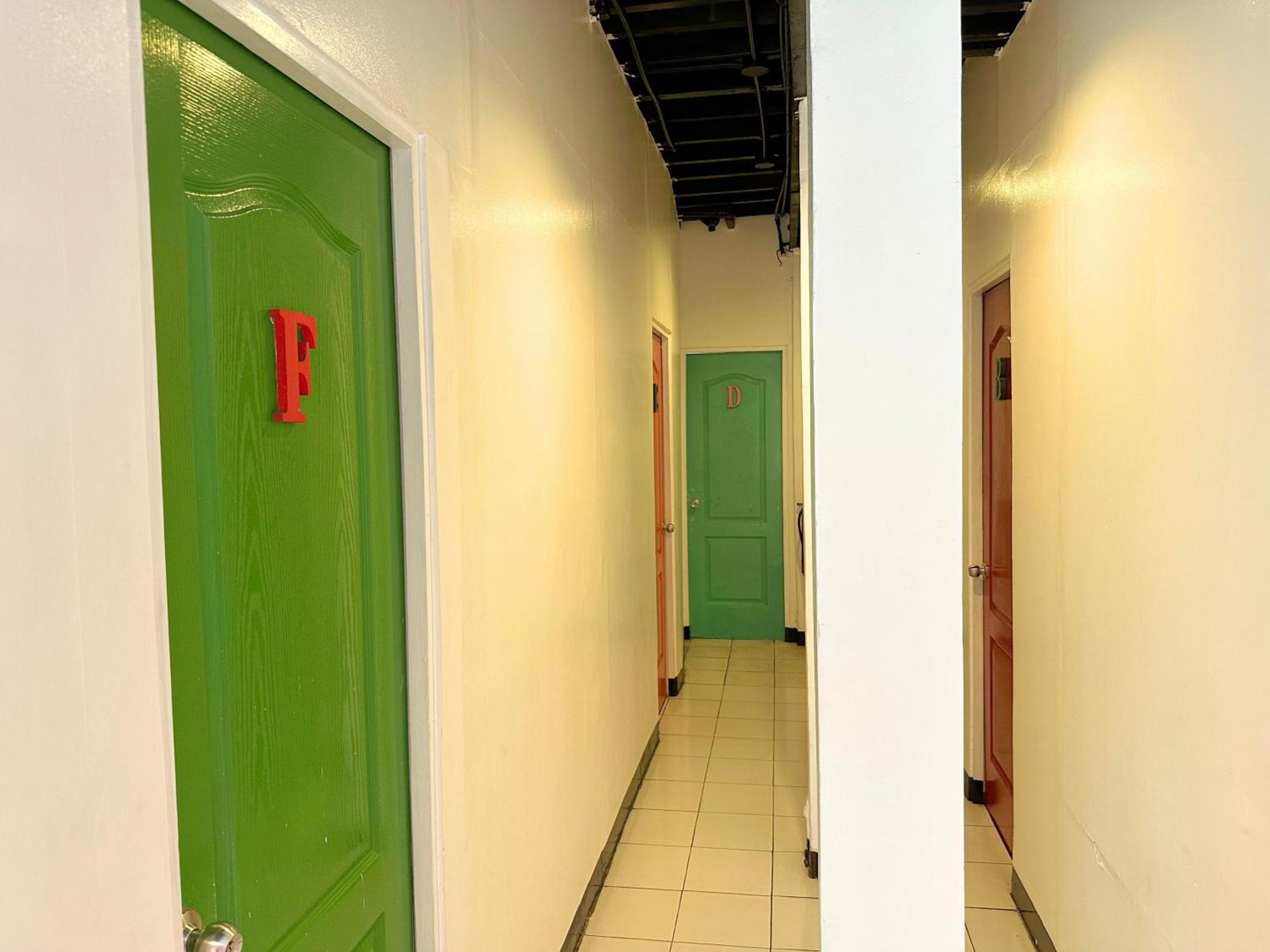 Hotel Dormitelsph Bgc Makati City Esterno foto